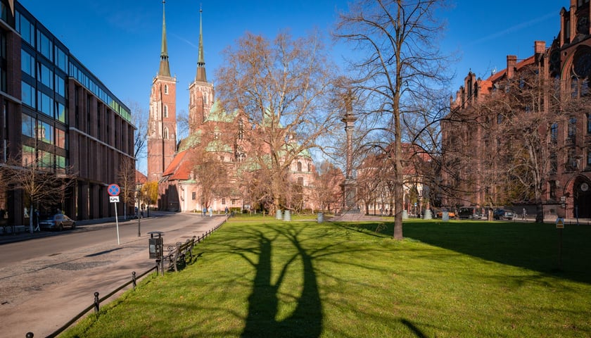 Powiększ obraz: Pusty Wrocław w niedzielny poranek&nbsp;- Wielkanoc 2026