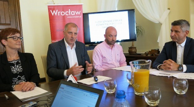 Wroclaw in support of expat community