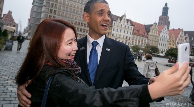Barack Obama strolls around Wroclaw [VIDEO, PHOTOGRAPHS]
