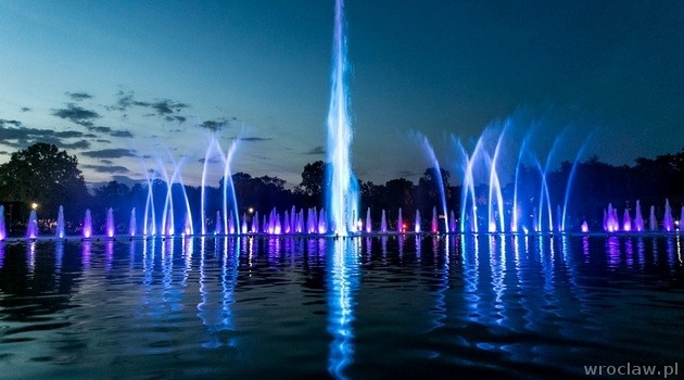 End of the season of the multimedia fountain