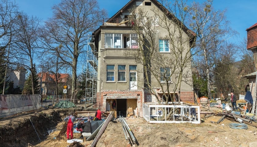 Seat of Olga Tokarczuk’s Foundation. Renovation under way