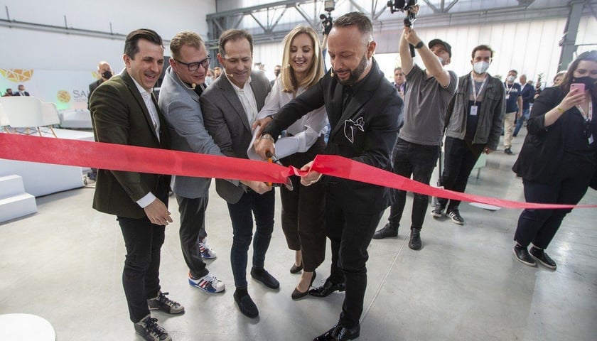 The world’s first perovskite factory opens in Wroclaw
