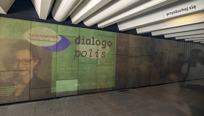 The Passage of Dialogue [Przejście Dialogu] is a place of information and interculturality