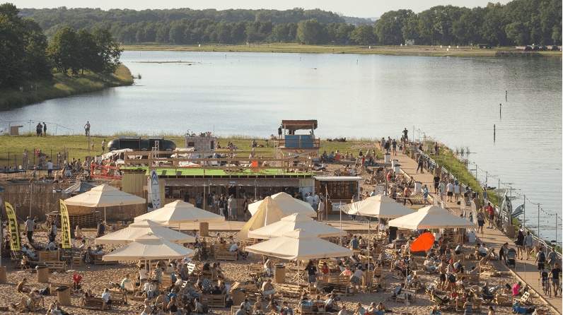 City beaches in Wroclaw: sun, deckchairs, entertainment
