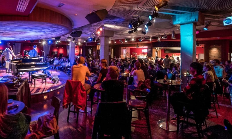 Na zdjęciu publiczność w Jazz Klubie Vertigo