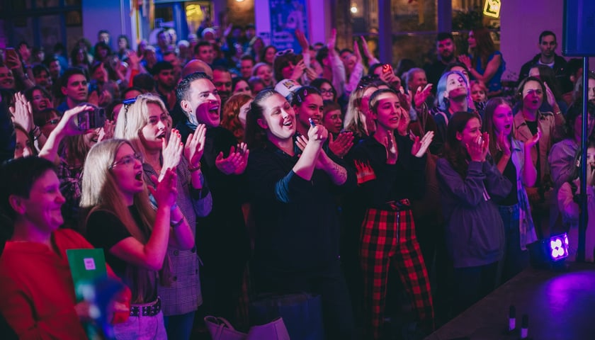 Wydarzenia podczas Święta Podwórka Neonów przyciągnęły wielu wrocławian