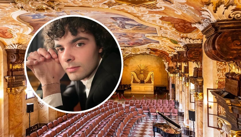 Kolaż dwóch zdjęć. Sala Oratorium Marianum Uniwersytetu Wrocławskiego (z krzesłami i fortepianem), w kółku Martin Garcia Garcia