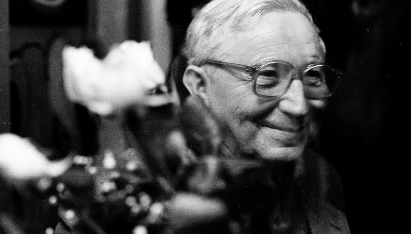 Angielscy czytelnicy wybierają Różewicza