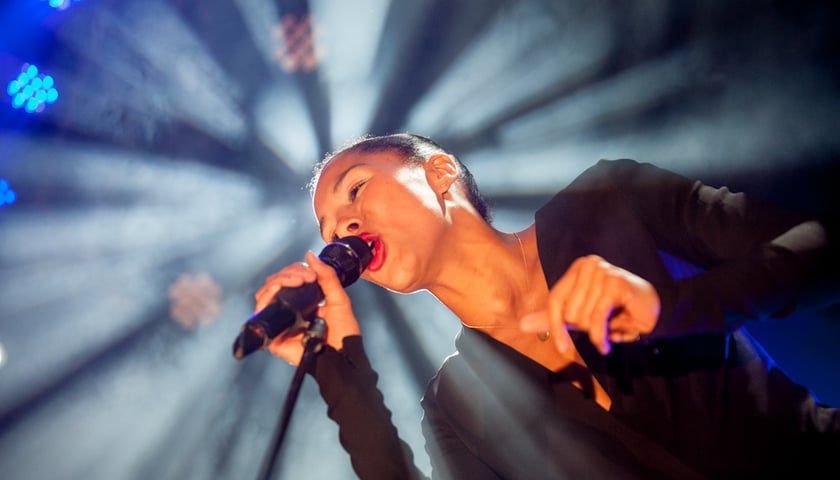 Ayo wystąpiła 19 grudnia w Klubie Eter w ramach Ethno Jazz Festival