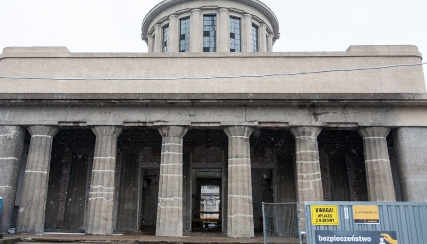 Całkowity koszt remontu to ponad 79 milionów złotych. Projekt ma zakończyć się w czerwcu 2015 roku