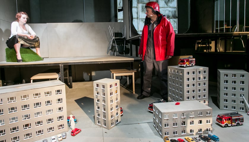 Tomasz Maśląkowski "W środku słońca gromadzi się popiół"