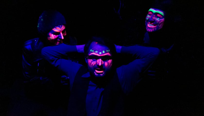 "Wyspy Galapagos. Król Dawid" to kolejny spektakl w cyklu "Teatr w ciemnościach" 