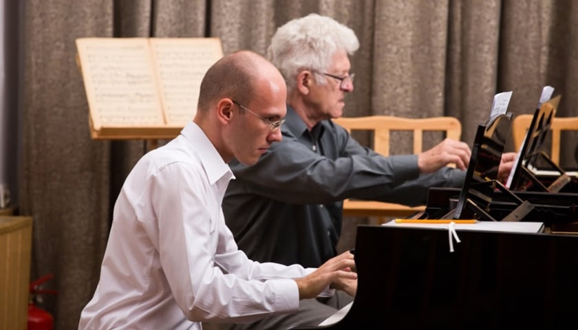 Koncert utalentowanych pianistów w Klubie Muzyki i Literatury