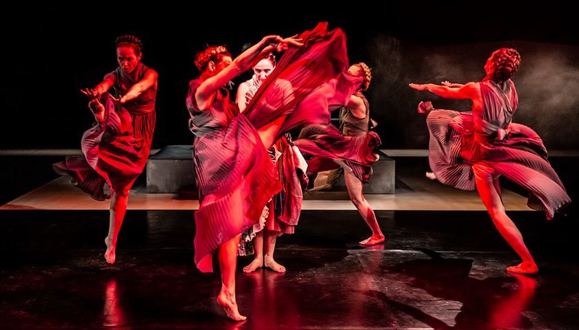 Małe zbrodnie małżeńskie. Po premierze „Medei” w Teatrze Pantomimy