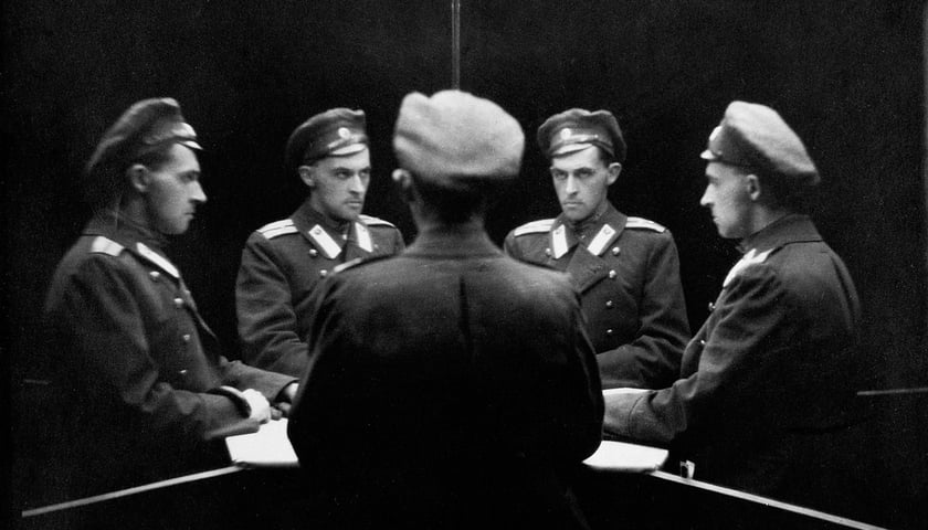 Autoportret wielokrotny w lustrach