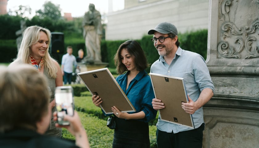 Helena Ganjalyan i Bartosz Szpak- twórcy filmu „Glorious Summer”, laureaci Nagrody im. Marcina Wrony. 