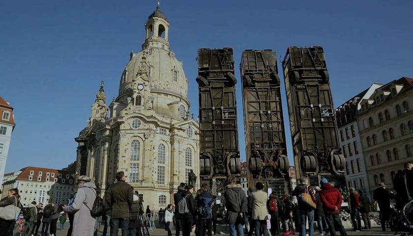 Na zdjęciu kadr z filmu „Drezno. Architektura a polityka”