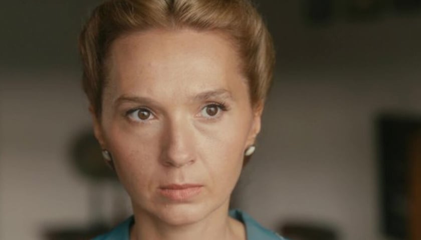 Na zdjęciu Sylwia Skrzypczak-Piękoś w roli Elizy w filmie „Pani od polskiego”