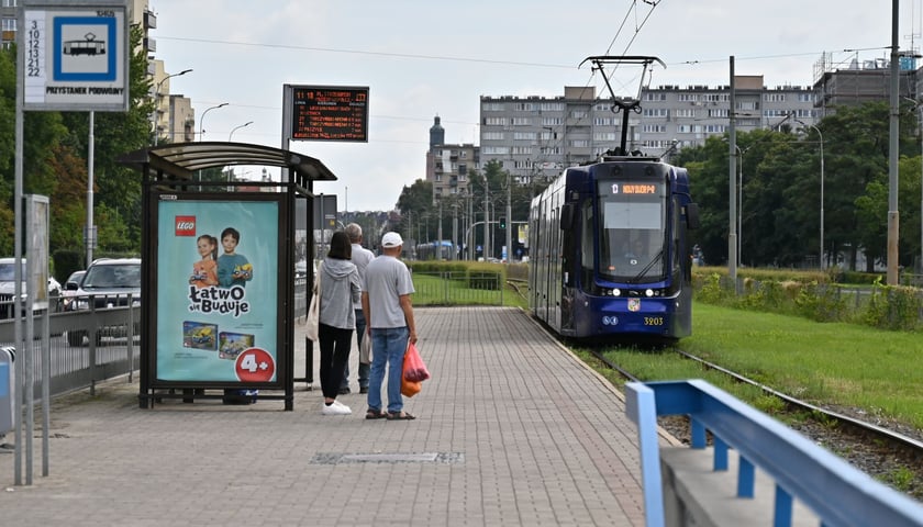Powiększ obraz: Pesa 2010NW (zdjęcie archiwalne z września 2023)