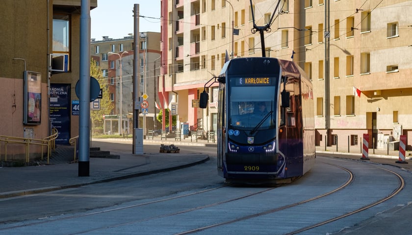 Tramwaje wr&oacute;ciły na Glinianą. Zdjęcia z 1.05.
