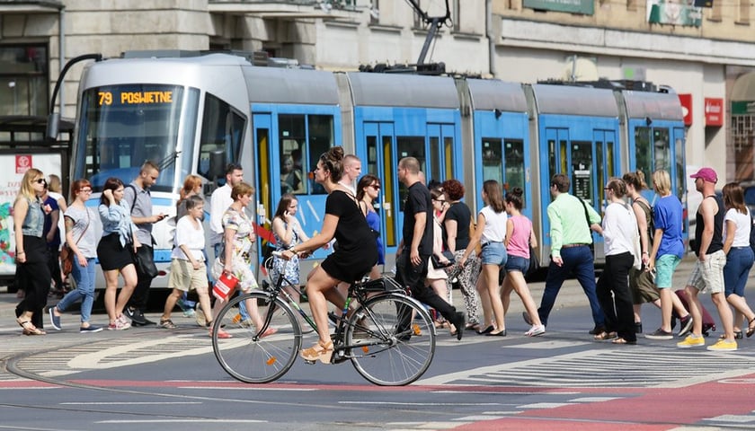 Powiększ obraz: Centrum Wrocławia obok Arkad Wrocławskich.