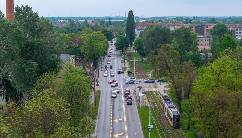 Powiększ obraz: Skrzyżowanie Karwińskiej z Krakowską i Opolską po zmianie organizacji ruchu (zdjęcie z sobotniego popołudnia 9 maja 2026)