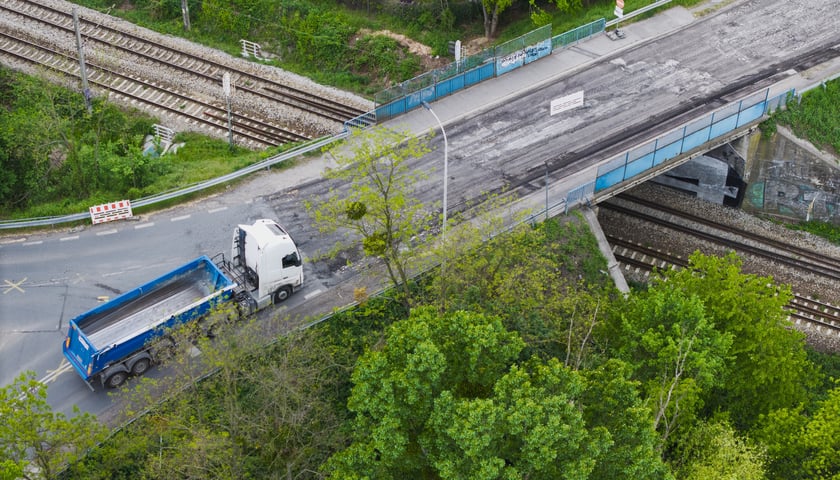 Korki na południu Wrocławia w pierwszy dzień roboczy po zamknięciu ul. Gazowej