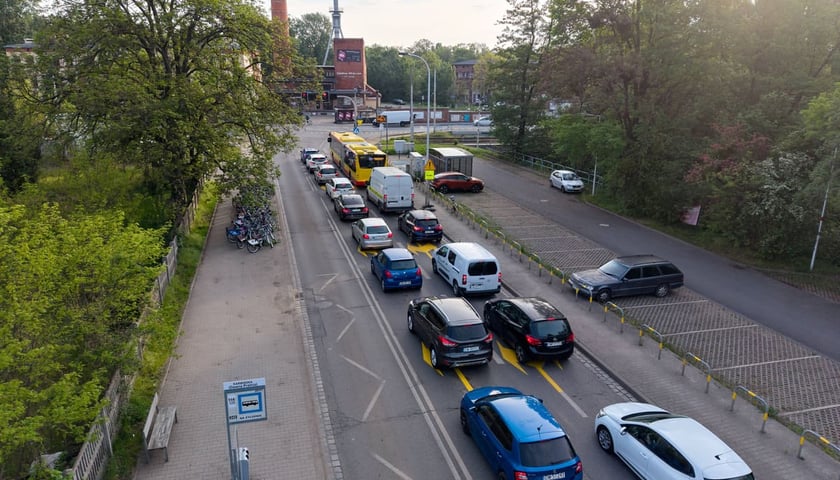 Ruch w rejonie ulic Karwińskiej i Gazowej, około godz. 7.00 rano.