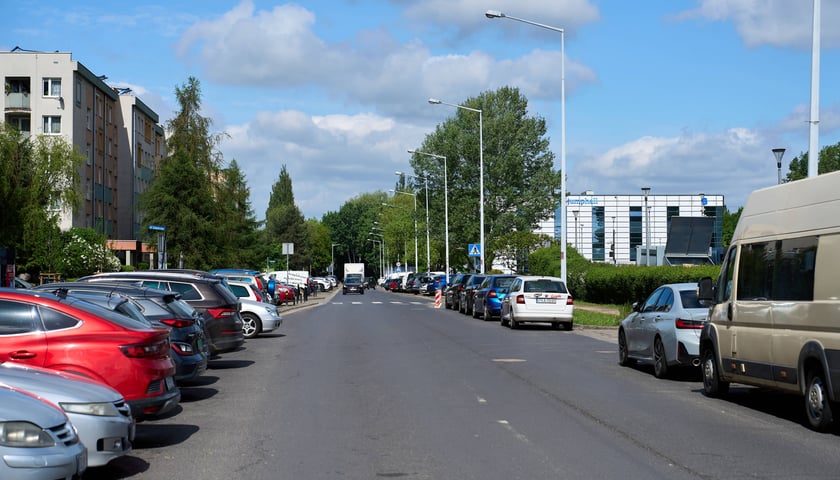 Na zdjęciu ulica Szybowcowa, kt&oacute;ra będzie remontowana w programie Wrocław na Dobrej Drodze