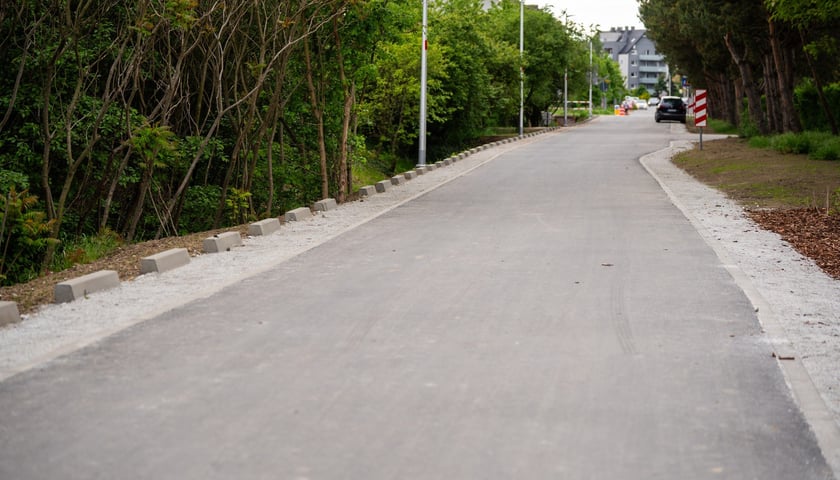 Powiększ obraz: Przebudowana ulica Trawowa
