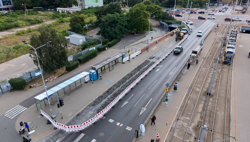 Powiększ obraz: Remont zatoki autobusowej na przystanku „Jana Pawła II”