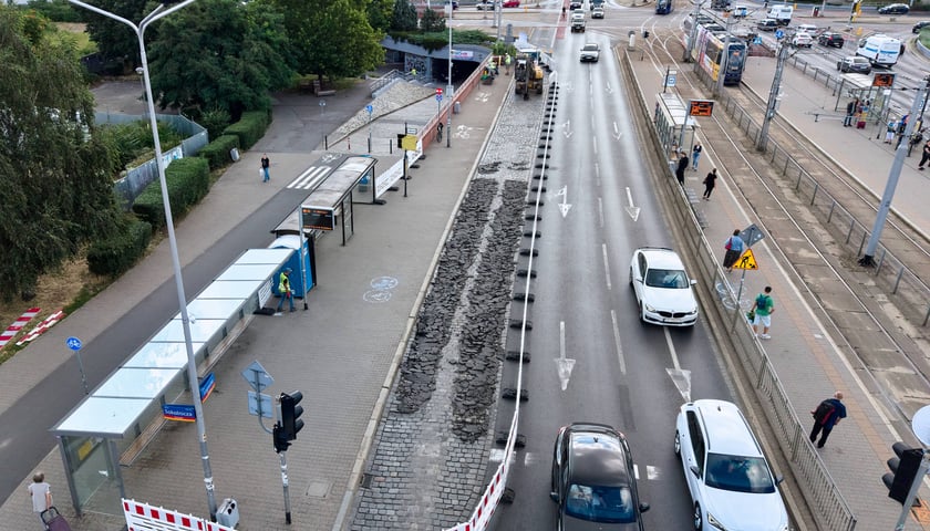 Powiększ obraz: Remont zatoki autobusowej na przystanku „Jana Pawła II”