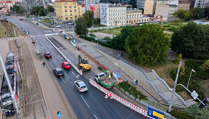 Powiększ obraz: Remont zatoki autobusowej na przystanku „Jana Pawła II”