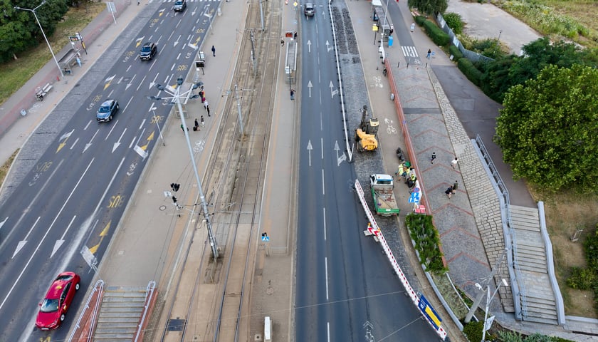 Powiększ obraz: Remont zatoki autobusowej na przystanku „Jana Pawła II”