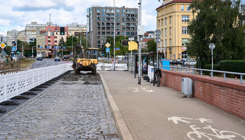 Powiększ obraz: Remont zatoki autobusowej na przystanku „Jana Pawła II”