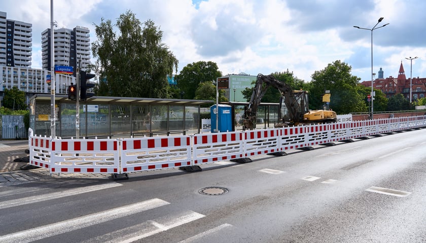 Powiększ obraz: Remont zatoki autobusowej na przystanku „Jana Pawła II”