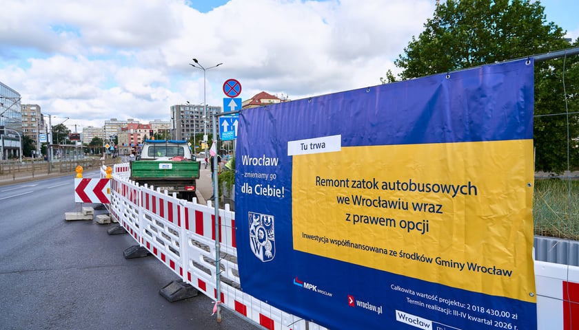 Powiększ obraz: Remont zatoki autobusowej na przystanku „Jana Pawła II”