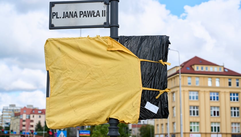 Powiększ obraz: Remont zatoki autobusowej na przystanku „Jana Pawła II”