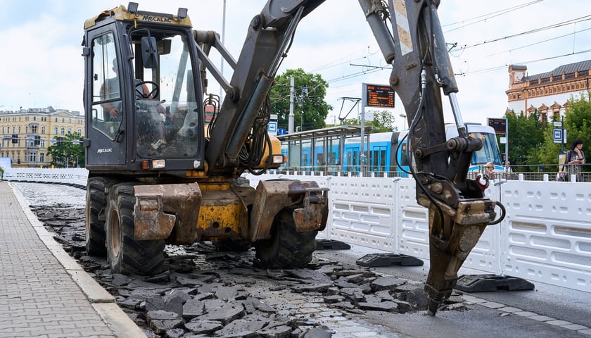 Powiększ obraz: Remont zatoki autobusowej na przystanku „Jana Pawła II”