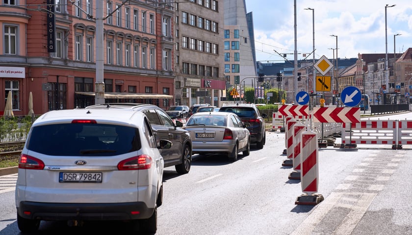Powiększ obraz: Ulica Kazimierza Wielkiego jest zwężona od soboty 11 lipca do czwartku 16 lipca