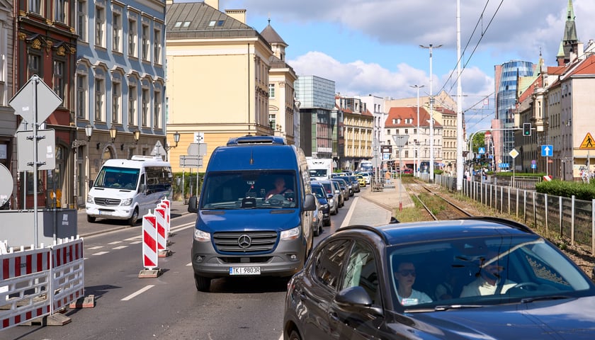 Powiększ obraz: Ulica Kazimierza Wielkiego jest zwężona od soboty 11 lipca do czwartku 16 lipca