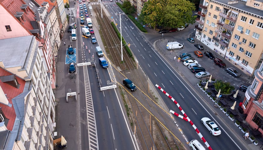 Powiększ obraz: Ulica Kazimierza Wielkiego jest zwężona od soboty 11 lipca do czwartku 16 lipca