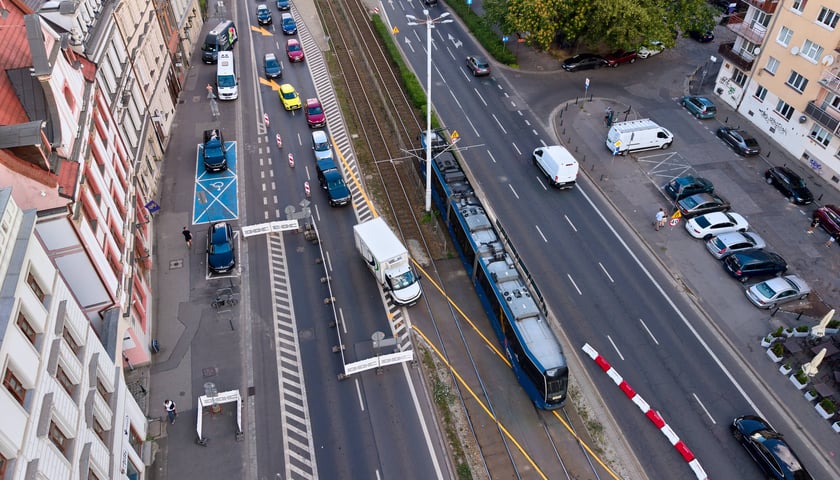 Powiększ obraz: Ulica Kazimierza Wielkiego jest zwężona od soboty 11 lipca do czwartku 16 lipca