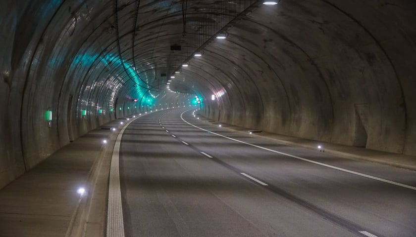 Powiększ obraz: <p>Tunel na S3, zdjęcie archiwalne</p>