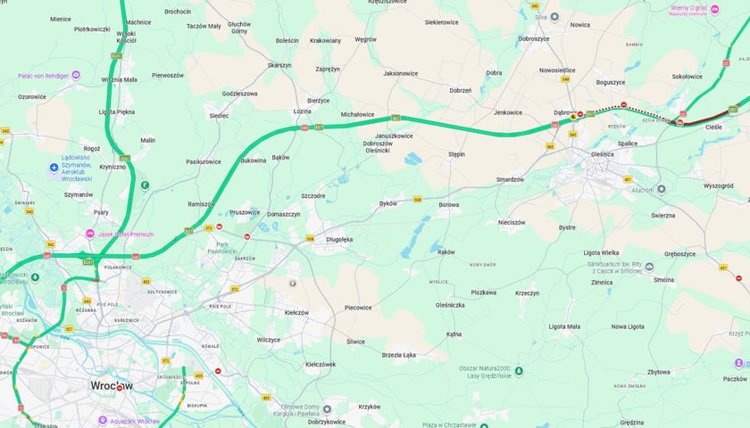 Powiększ obraz: Utrudnienia na trasie S8 koło Oleśnicy
