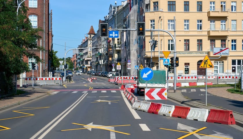 Powiększ obraz: Remont torowiska na Trzebnickiej, zmieniona organizacja ruchu oraz stan prac na 25.07.2026.&nbsp;