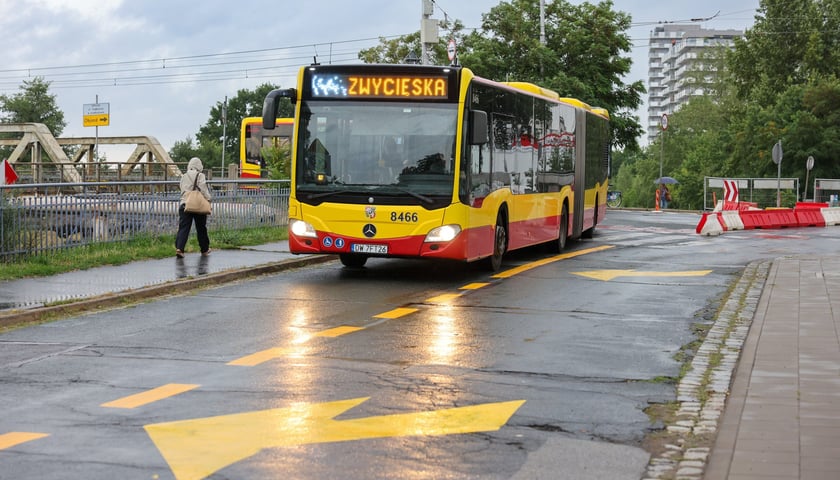 Powiększ obraz: Zdjęcia ulicy Trzebnickiej oraz trasy objazdu wykonane w poniedziałkowy poranek 27 lipca