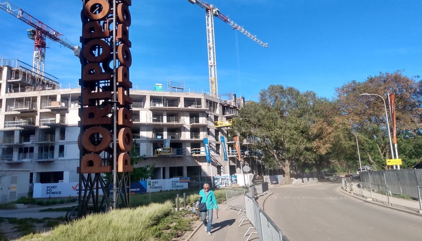 Trwają prace przy przebudowie ul. Popowickiej. Od soboty, 21 maja, nastąpi tam zmiana organizacji ruchu. Roboty mają związek z  budową Tramwaju przez Popowice