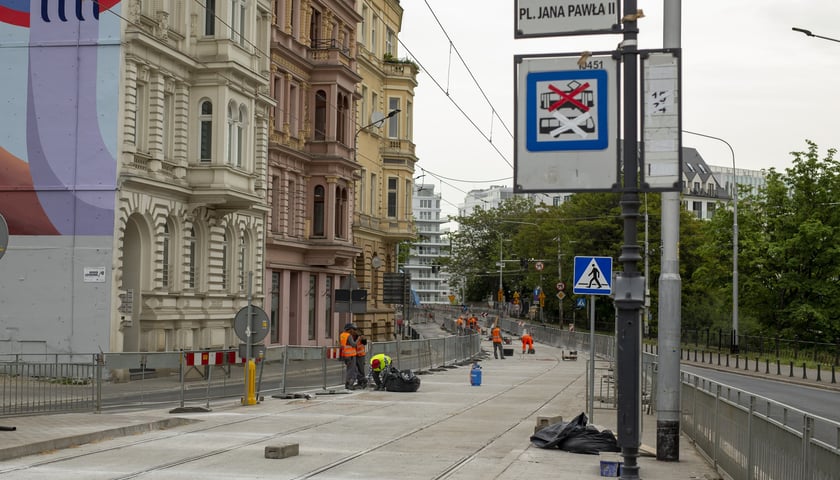 Rozpoczyna się ostatni etap prac związanych z remontem torowiska na pl. Jana Pawła II