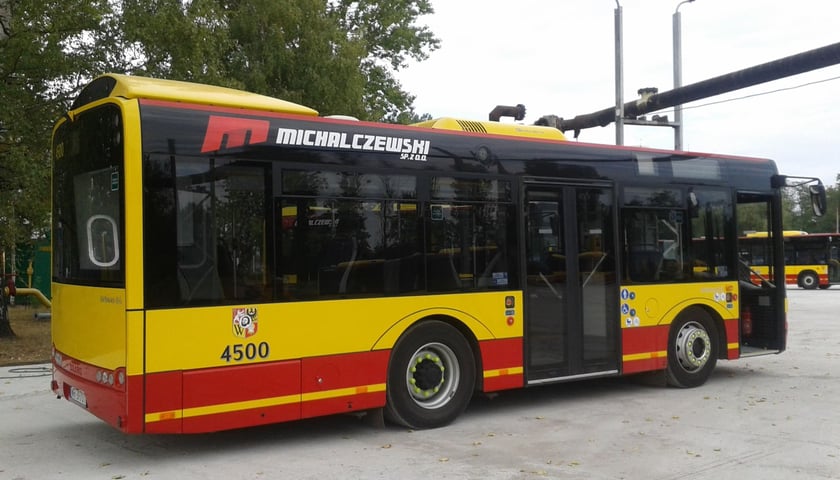 Powiększ obraz: Współpraca MPK z firmą Michalczewski obejmuje obsługę 69 autobusów
